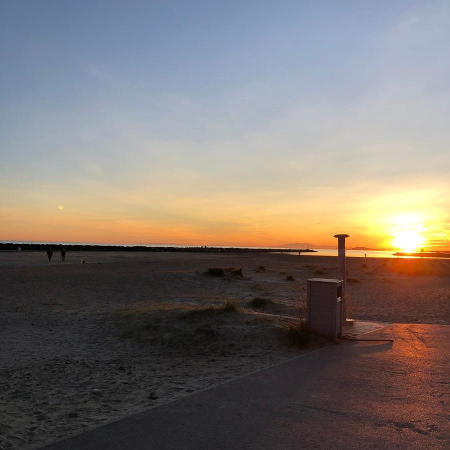 Studio Vue Mer Situe A Cote De La Plage Quartier Des Quilles سُت المظهر الخارجي الصورة