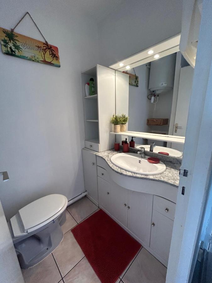 Studio Vue Mer Situe A Cote De La Plage Quartier Des Quilles سُت المظهر الخارجي الصورة